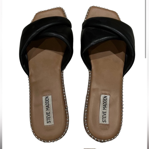 Steve Madden 9 Black Abay Flat Studded Cross Over Sandal Vegan - Picture 2 of 5